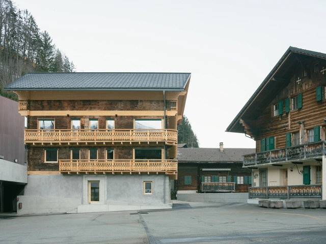  Residential Chalet Conversion into Administrative Building / Madeleine architectes - Exterior Photography, Office Buildings