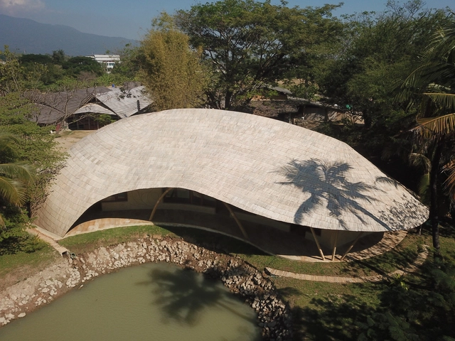 Oficina de arquitectura al borde del agua / Chiangmai Life Architects - Arquitectura De Oficinas