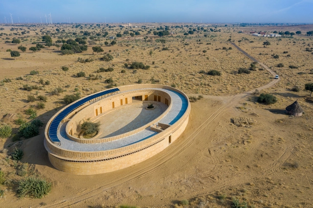 Learning Circles: 12 Educational Projects with Elliptical Plans - Featured Image