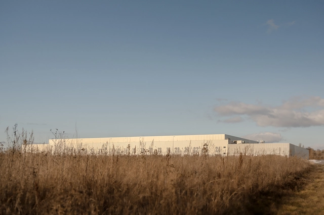 Roshen Logistics Center / prototype - Infrastructure