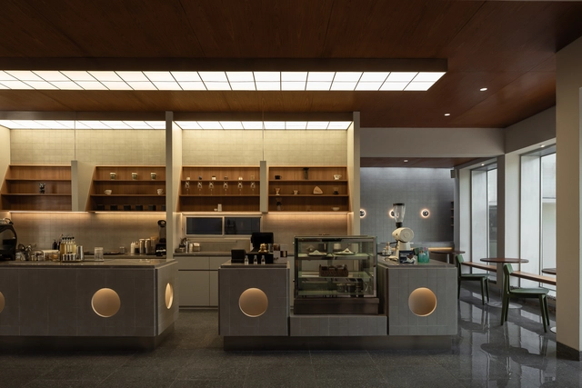 Hibrew Coffee and Cuisine / Simpul Studio - Interior Photography, Coffee Shop Interiors, Kitchen, Lighting, Countertop