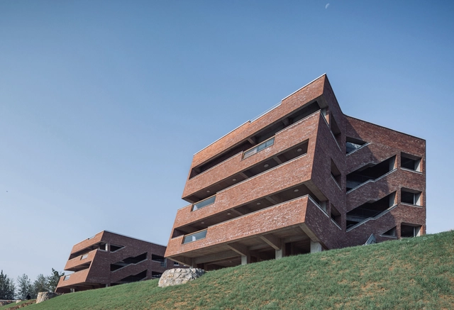Tongtai School / E PLUS/SZA DESIGN - Schools 