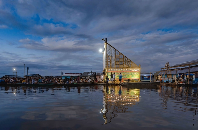 Escenario Flotante Principal de Muyunafest 2025 / Espacio Común - Instalaciones Temporales