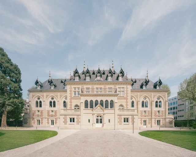 Château of the Hertford British Hospital Rehabilitation / Maud Caubet Architectes - Exterior Photography, Cowork Interiors, Column, Arcade