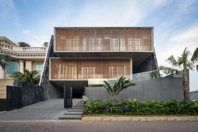From Inside Looking Out House / K-Thengono Design Studio - Houses
