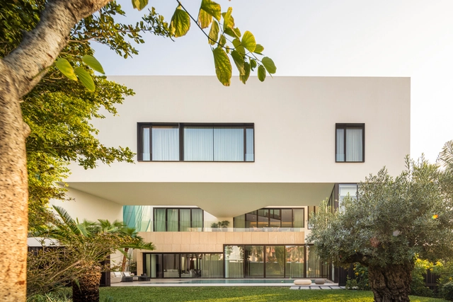 Cleft House / TAEP/AAP - Exterior Photography, Hospitality Architecture, Courtyard, Balcony