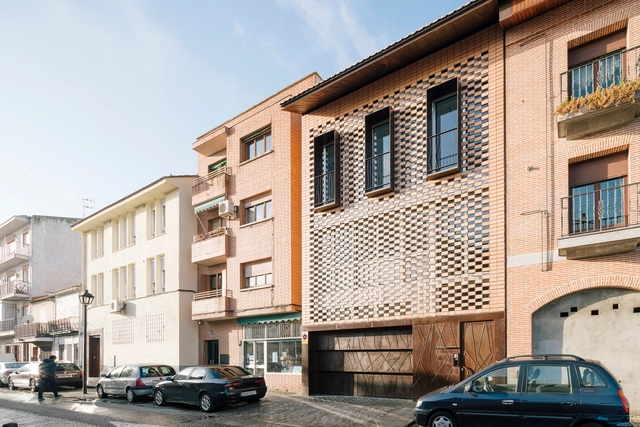 Contemporary Applications of Materials in Spanish Architecture - Featured Image