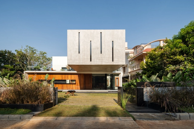 The Long House / Crest Architects - Houses
