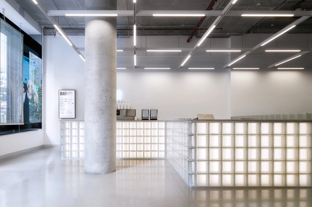 The Gym-Bar Hybrid: Interiors That Integrate Sports and Healthy Habits Through Architecture - Featured Image