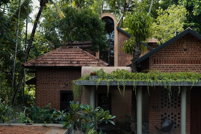 Casa das Árvores, dos Deuses e do Barro / Urava Architecture - Fotografia de Exterior, Casas