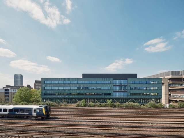 天堂 SE11 木构办公楼 / FCBStudios - 建筑图, 商业建筑