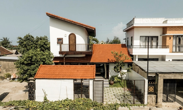 Casa en Thuan Hoa / 3fconcept - Fotografía exterior, Casas, Balcón, Escaleras, Cierros