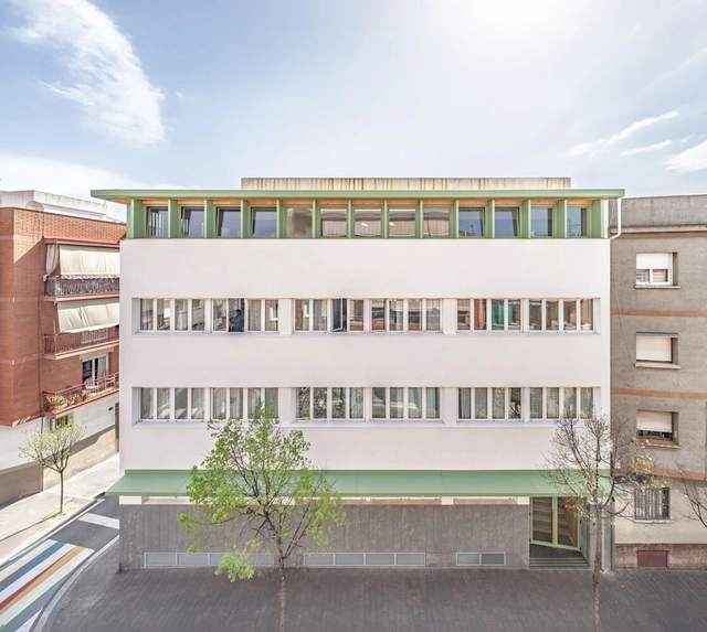 Escuela Santa Eulàlia de Cornellà / Sau Taller d'Arquitectura - Fotografía exterior, Renovación
