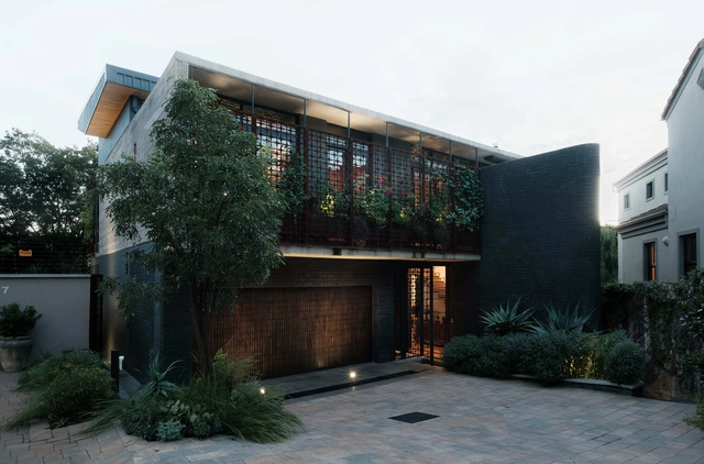 Noirhaus / KONSEP Architecture Studio - Exterior Photography, Houses, Courtyard, Balcony