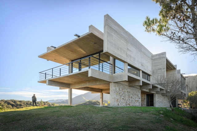 Casa en el Dragón / Cristian Nanzer - Fotografía exterior, Casas, Fijación Vigas, Escaleras, Balcón