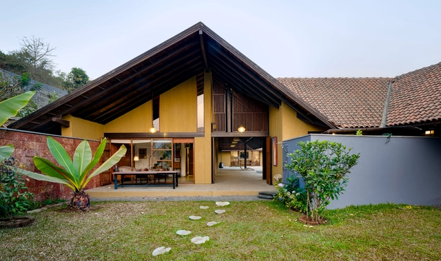 House at Panshet / Opolis - Exterior Photography, Houses, Courtyard, Door