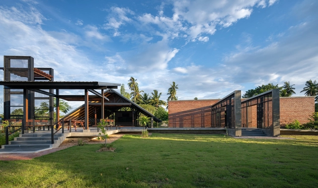 Centro de Aprendizagem Cheewit Cheewa Home of Nature / Teerachai Leesuraplanon, Thitiphong Phoonthong - Arquitetura Educacional