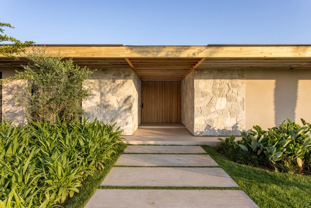 Casa T.M - Fazenda da Grama / TWO Arquitetura - Fotografia de Exterior, Casas, Jardim