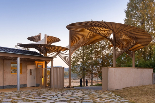 Qingshan School / MOMENTUM Architects - Schools 