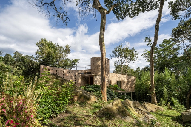 Nola Cabin / Yemail Arquitectura  - Houses