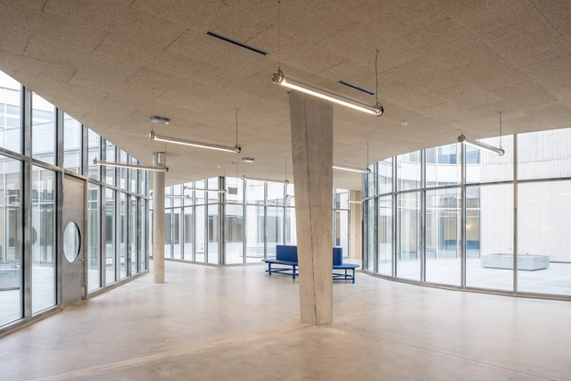 Workshop with Three Courtyards / Opposite Office + studio lot + hanfstingl architekten - Interior Photography, Sustainability, Lighting