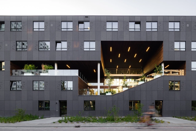 Suite 9 at Delft University of Technology Campus / Studioninedots - Exterior Photography, Dorms, Courtyard