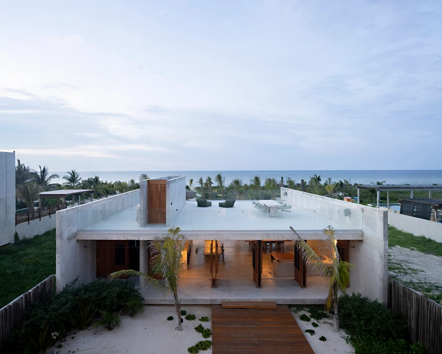 Casa Hueca / Boyancé Arquitectura + Edificación + Muñoz Arquitectos + Augusto Quijano Arquitectos - Casas