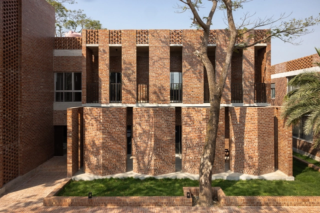 Centro de Capacitación CODEC - Kuakata / Community Development Centre (CODEC) - Fotografía exterior, Arquitectura Educacional