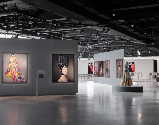 UBS HOC x Dior Exhibition / opng - Interior Photography, Museums & Exhibit 