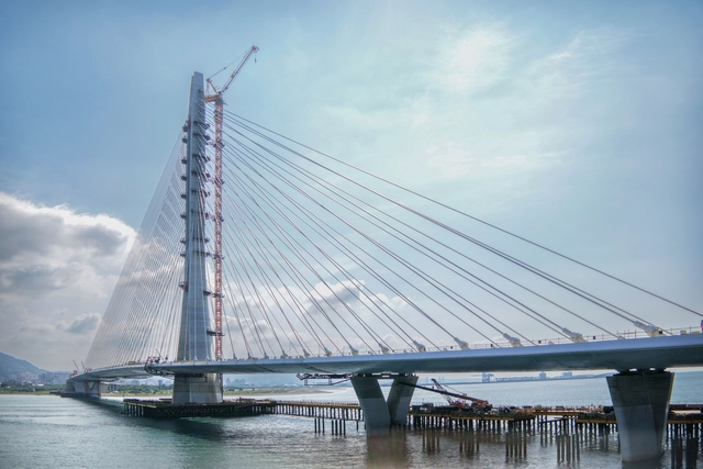 Zaha Hadid Architects’ Danjiang Bridge Nears Completion Ahead of 2026 Opening in Taipei, Taiwan - Featured Image