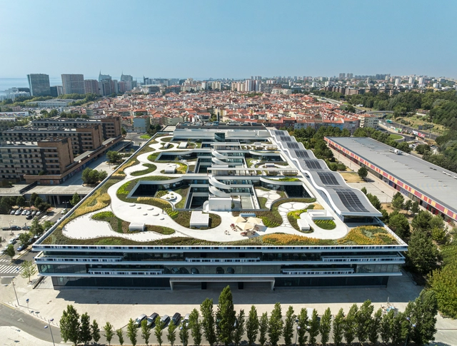 Oriente Green Campus / LJ-Group Landscape Architecture + Saraiva + Associados + Kohn Pedersen Fox (KPF) - Arquitetura De Escritórios