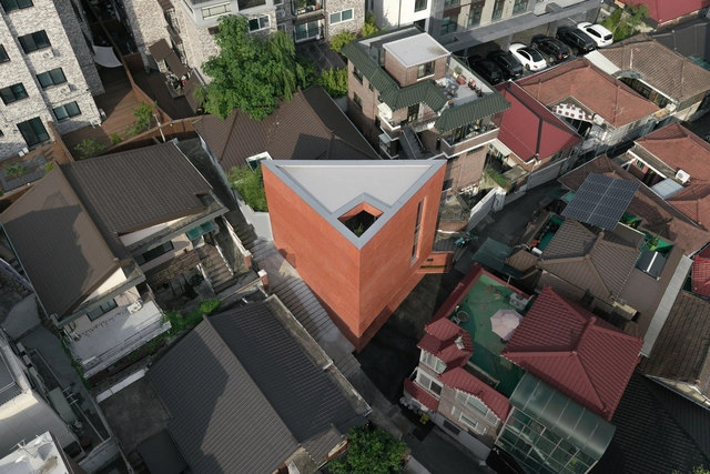 Edifício em Camadas / Atelier ITCH - Fotografia de Interiores, Arquitetura De Uso Misto