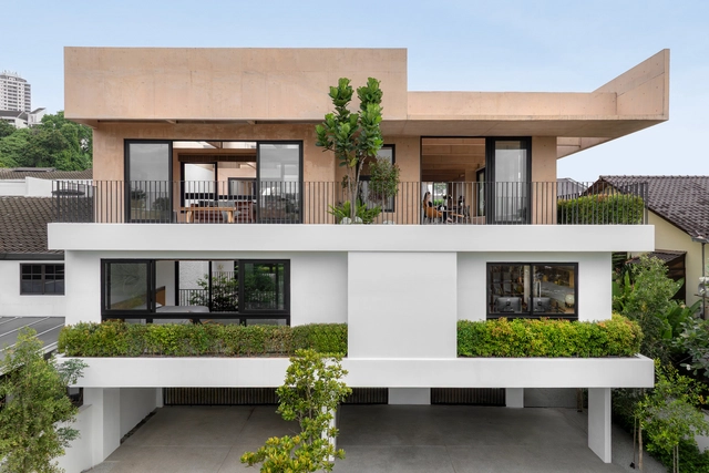 Armoua House / Fabian Tan Architect - Exterior Photography, Houses, Courtyard, Balcony