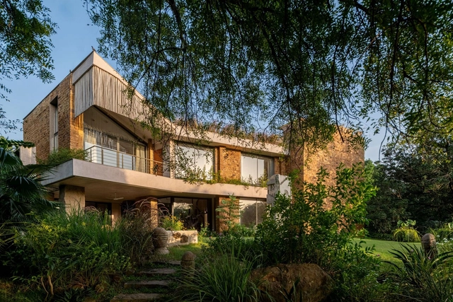 Shilamay House / SferaBlu Architects + Naman Shah Architects - Exterior Photography, Houses, Garden