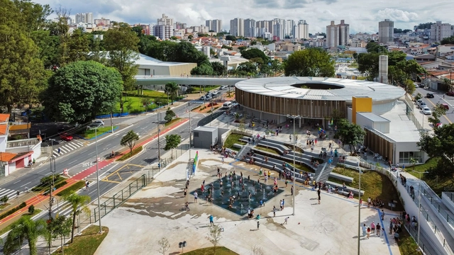 Parque Edson Arantes do Nascimento - Rei Pelé / Biselli Katchborian Arquitetos + Consoante Arquitetura e Integração - Parque