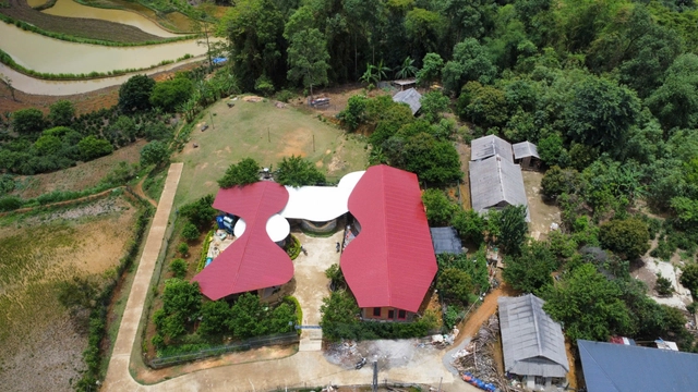 Hang Tau Kindergarten and Primary School / 1+1>2 Architects - Kindergarten