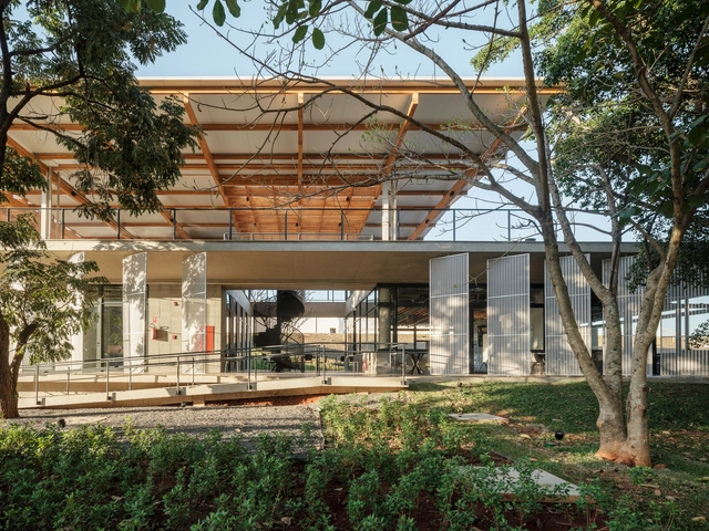 Centro de Vivência ILUM / 23 SUL - Outros Edifícios